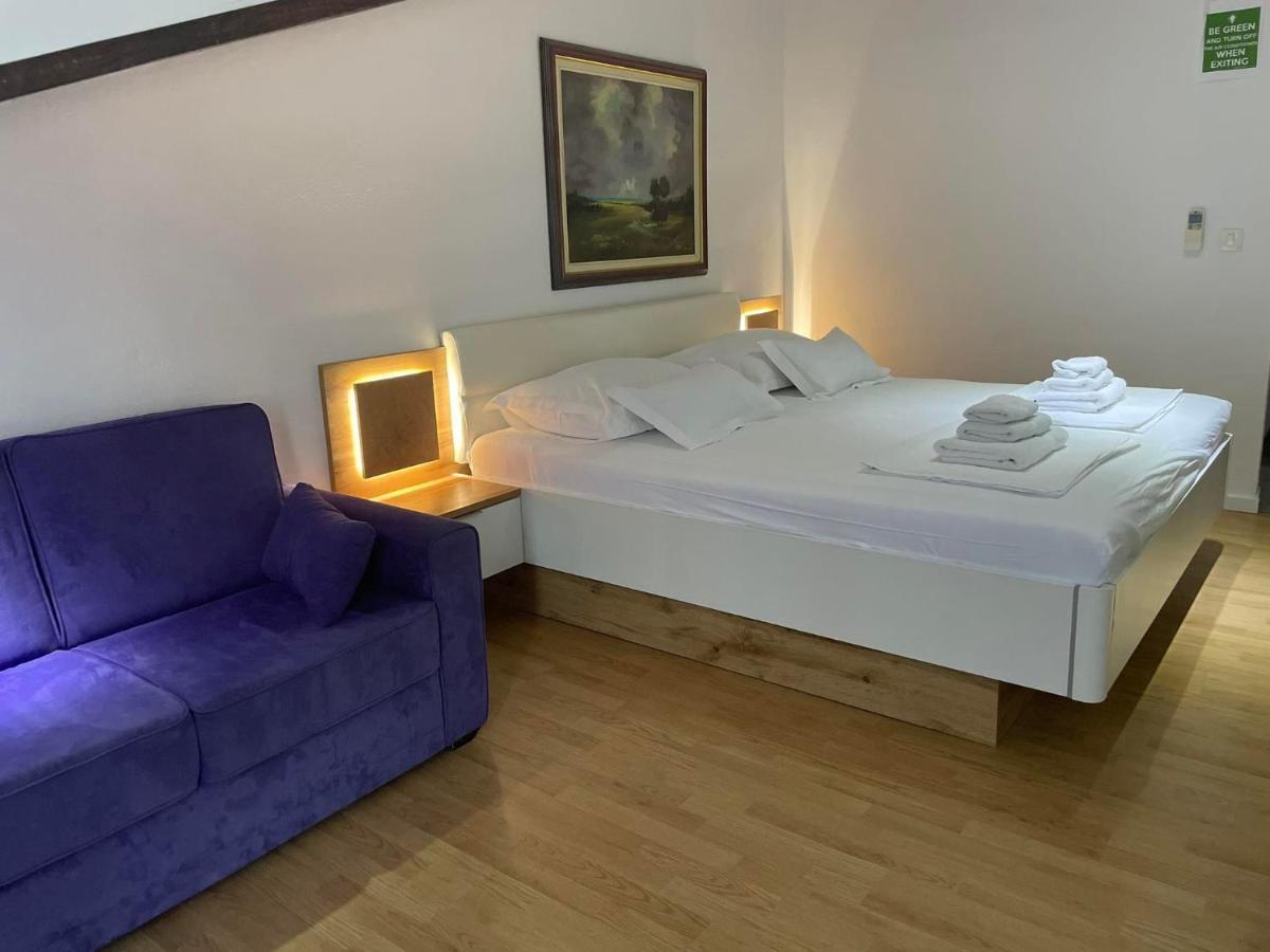 Dela Bed and breakfast 3*