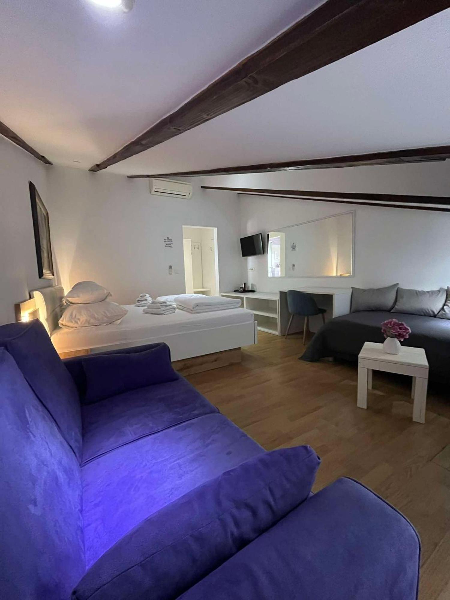 Dela Bed and breakfast 3*